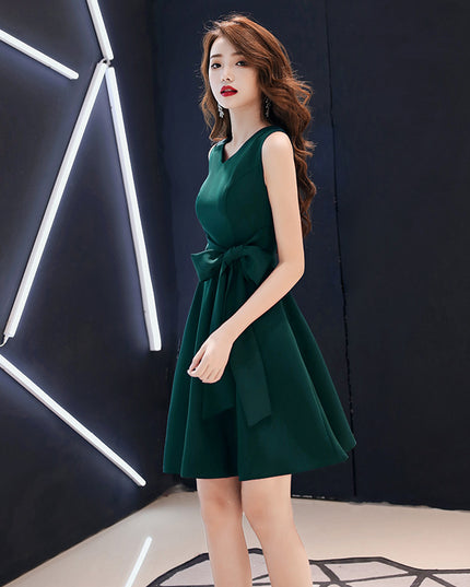 Small Green Evening Dress Skirt Women Can Usually Wear Short Simple And Generous Dresses For Banquet Temperament