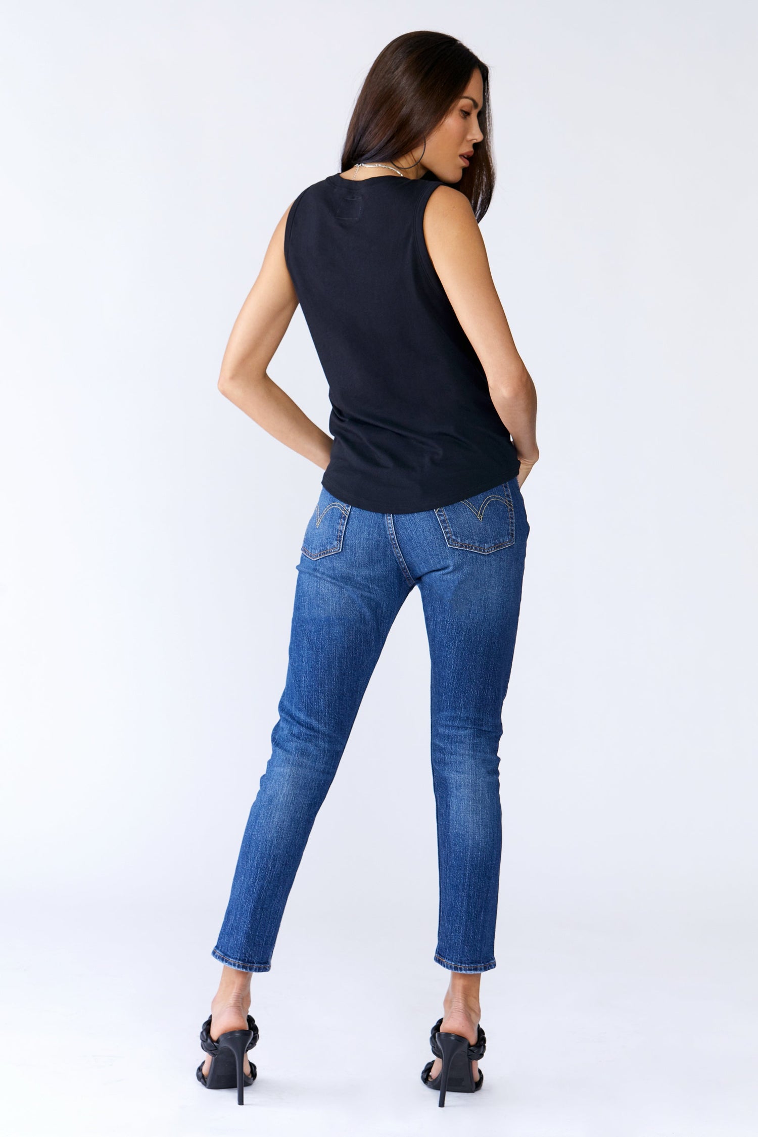 Nina Muscle Tee